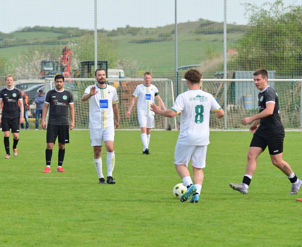 Lukas pfeit Nils zurück. Fairplay geht vor!